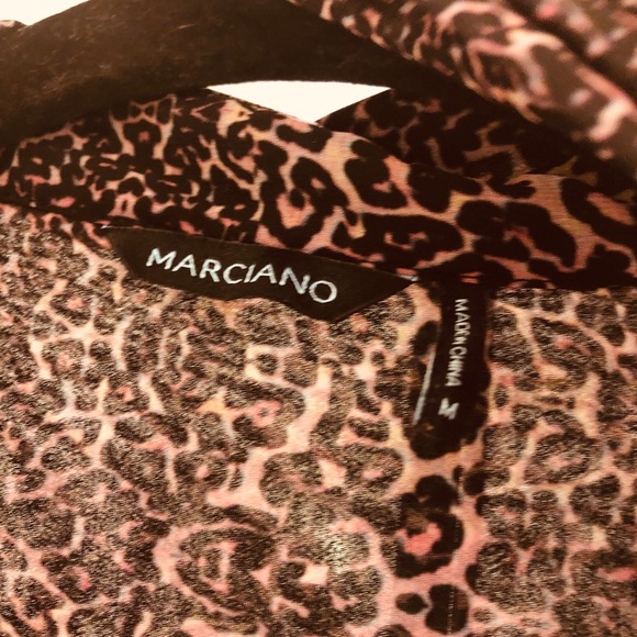 Blowes - Picture 2 of 2